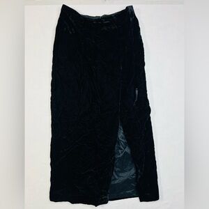 Vintage Moda Internantional Black Crushed Velvet High Slit Midi-Maxi Skirt